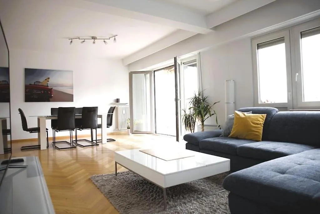 Charming Penthouse In The City Center location