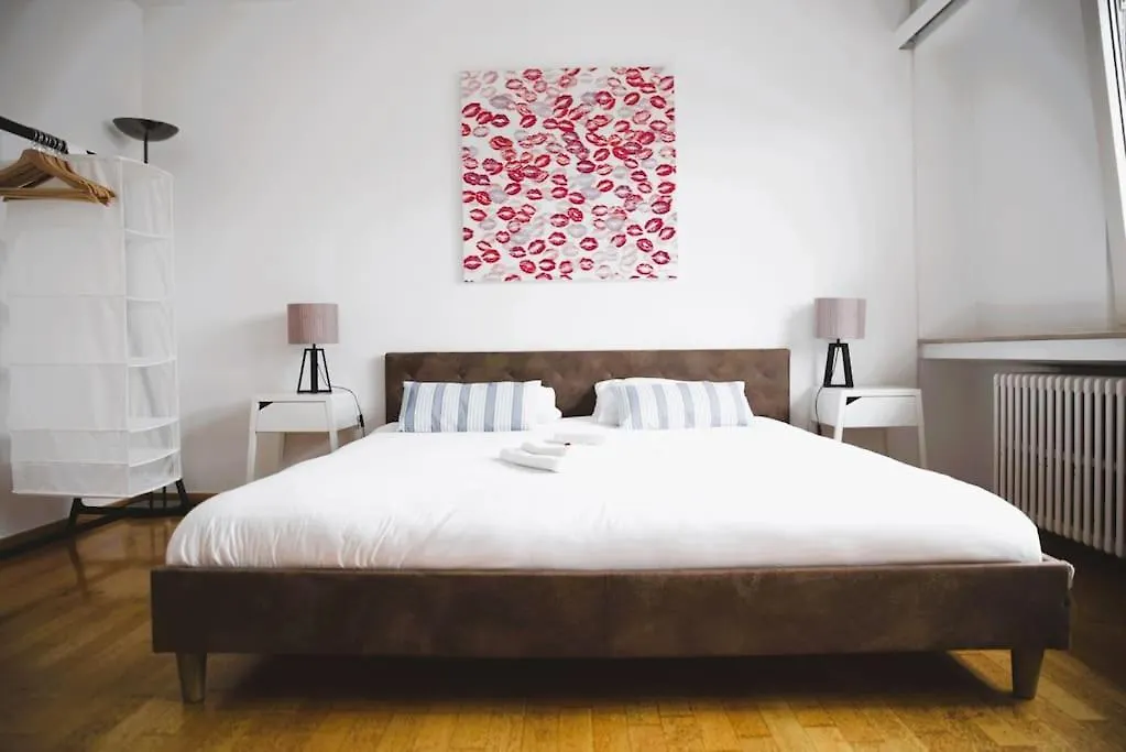 Charming Penthouse In The City Center Lüksemburg